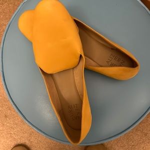 Yellow spring shoes